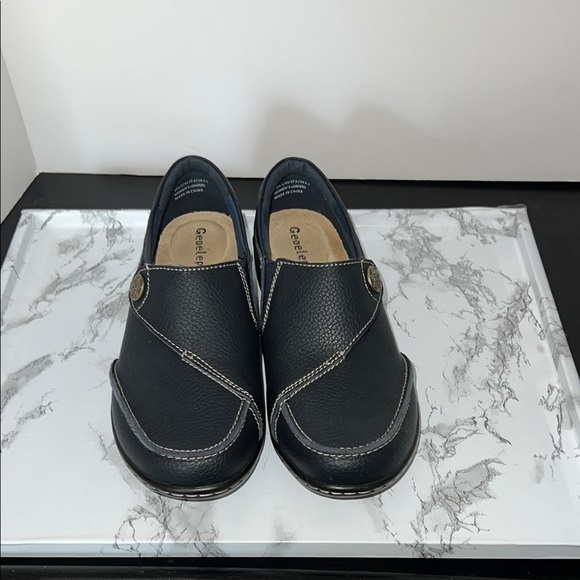 Blue Minimalist Flats with Elastic Goring - Picture 1 of 7